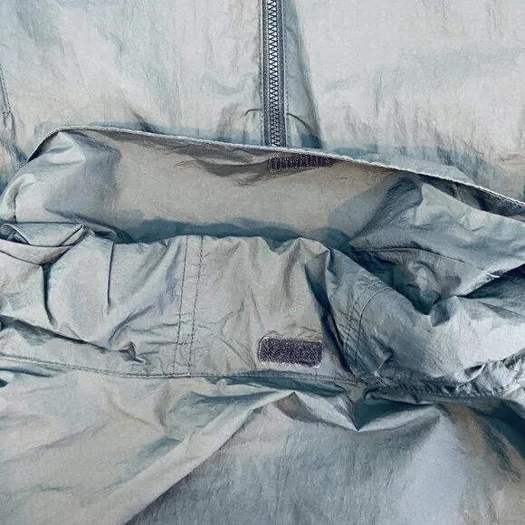 Vintage‎ Beanpole Outdoor Gray Windbreaker with Tuck-away Hood Sz Medium - Picture 6 of 12